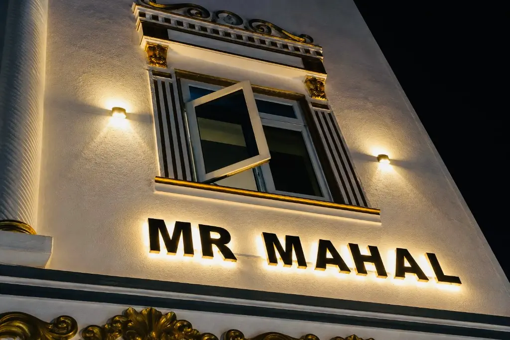 Entrance & Lobby
